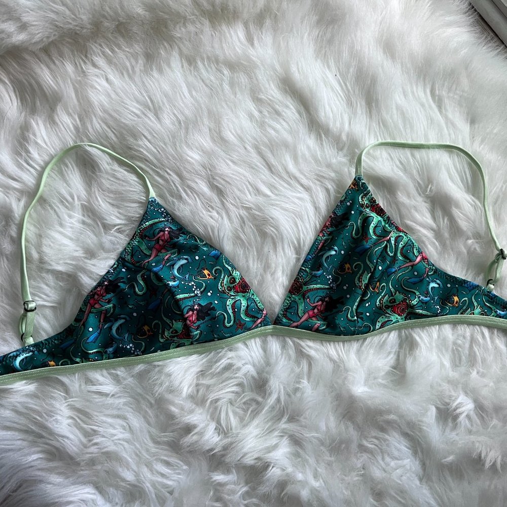 SOLD OUT Bikini top Limited Edition Get it Kraken! by Culprit Swim Large